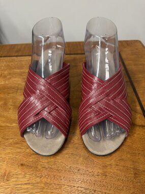 Munro Women’s 6.5 WW Red Leather Woven Slip On Kelsey Slide Comfort Sandals